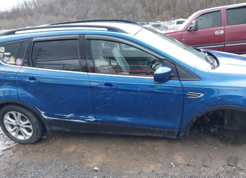 Photo 13 of 2017 Ford Escape SE (VIN 1FMCU9GD1HUA90953)