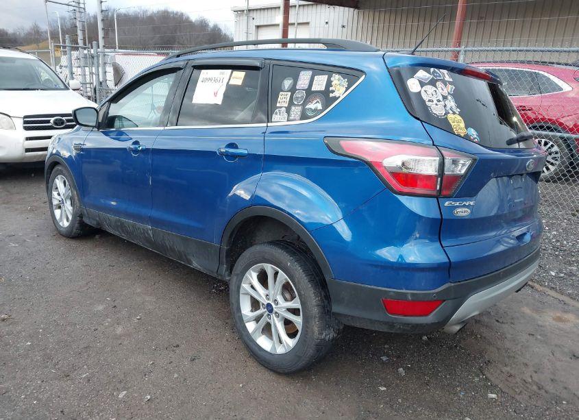 Photo 3 of 2017 Ford Escape SE (VIN 1FMCU9GD1HUA90953)
