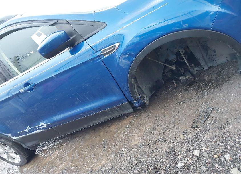 Photo 6 of 2017 Ford Escape SE (VIN 1FMCU9GD1HUA90953)