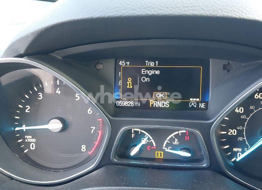 Photo 15 of 2017 Ford Escape SE (VIN 1FMCU9GD1HUB98375)