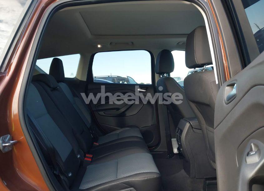 Photo 8 of 2017 Ford Escape SE (VIN 1FMCU9GD1HUB98375)