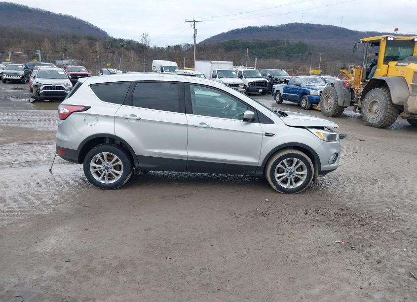 Photo 14 of 2017 Ford Escape SE (VIN 1FMCU9GD1HUC06104)