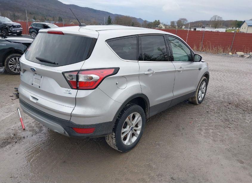 Photo 4 of 2017 Ford Escape SE (VIN 1FMCU9GD1HUC06104)