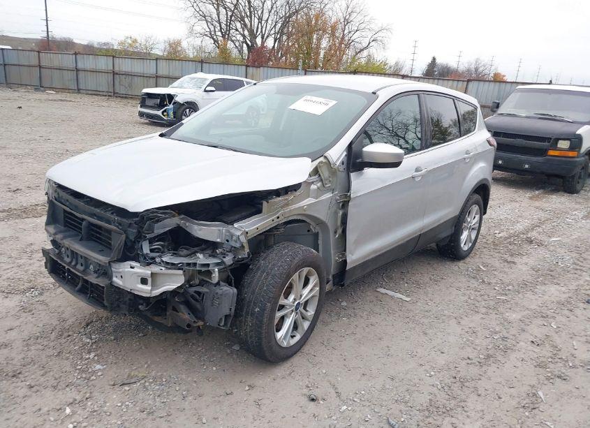 Photo 2 of 2017 Ford Escape SE (VIN 1FMCU9GD1HUC08936)