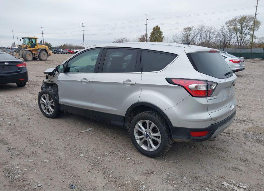 Photo 3 of 2017 Ford Escape SE (VIN 1FMCU9GD1HUC08936)