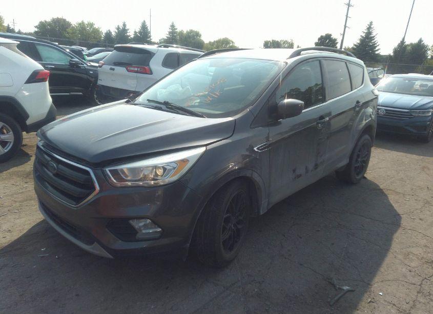 Photo 2 of 2017 Ford Escape SE (VIN 1FMCU9GD1HUC24070)