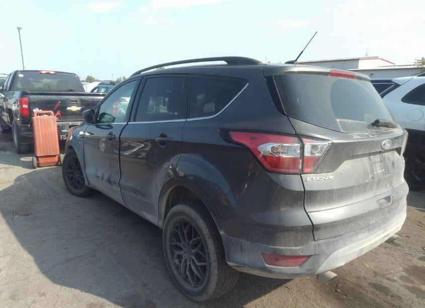 Photo 3 of 2017 Ford Escape SE (VIN 1FMCU9GD1HUC24070)