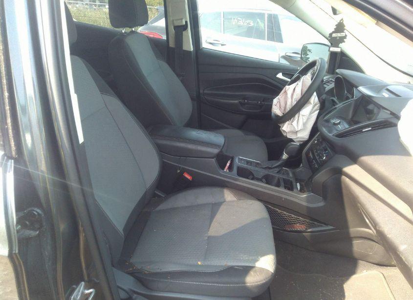 Photo 5 of 2017 Ford Escape SE (VIN 1FMCU9GD1HUC24070)