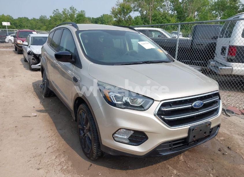 2017 Ford Escape SE (VIN 1FMCU9GD1HUC45792) main photo