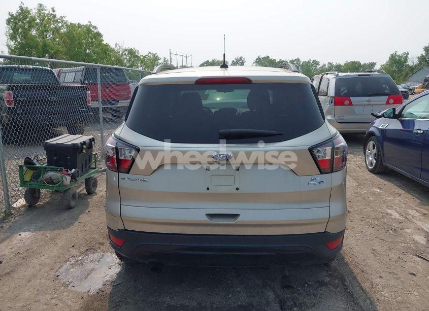 Photo 16 of 2017 Ford Escape SE (VIN 1FMCU9GD1HUC45792)