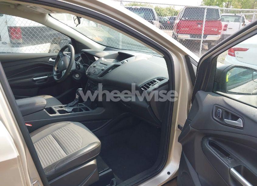 Photo 5 of 2017 Ford Escape SE (VIN 1FMCU9GD1HUC45792)