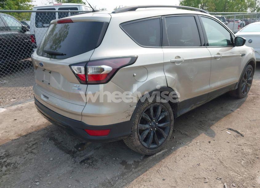 Photo 6 of 2017 Ford Escape SE (VIN 1FMCU9GD1HUC45792)