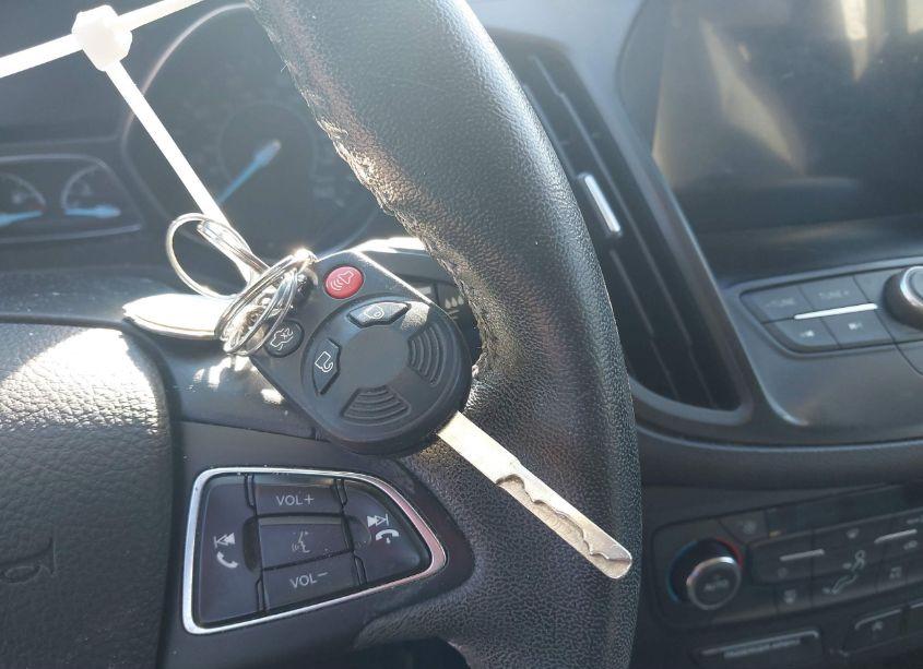 Photo 11 of 2017 Ford Escape SE (VIN 1FMCU9GD1HUC60826)