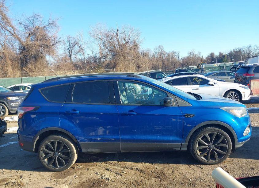 Photo 13 of 2017 Ford Escape SE (VIN 1FMCU9GD1HUC60826)