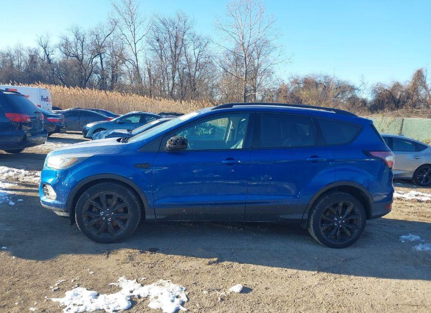 Photo 14 of 2017 Ford Escape SE (VIN 1FMCU9GD1HUC60826)