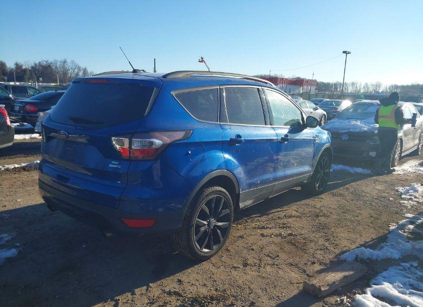 Photo 4 of 2017 Ford Escape SE (VIN 1FMCU9GD1HUC60826)