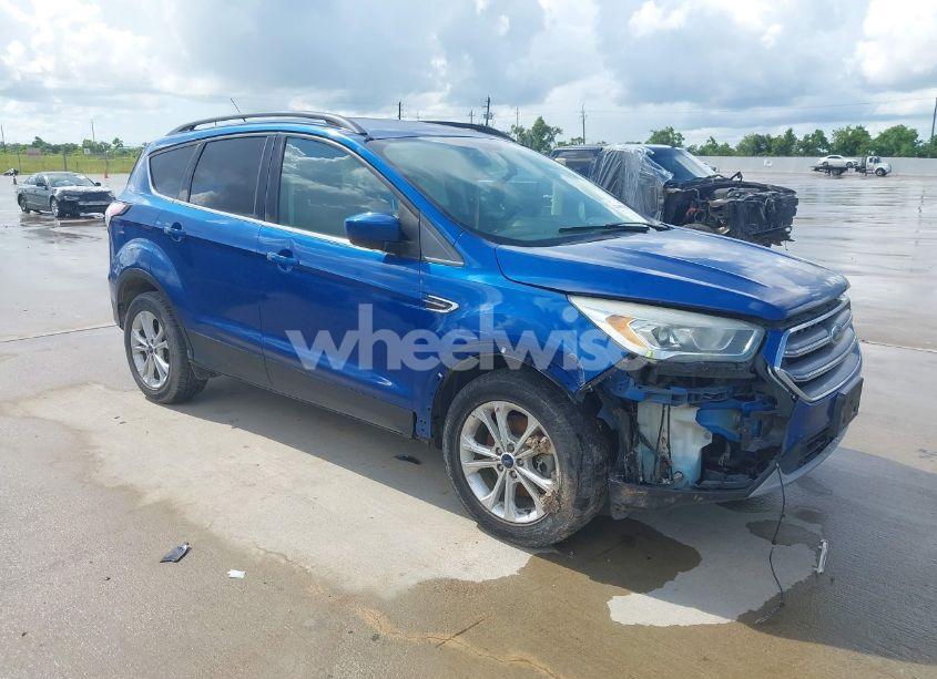 2017 Ford Escape SE (VIN 1FMCU9GD1HUC68196) main photo