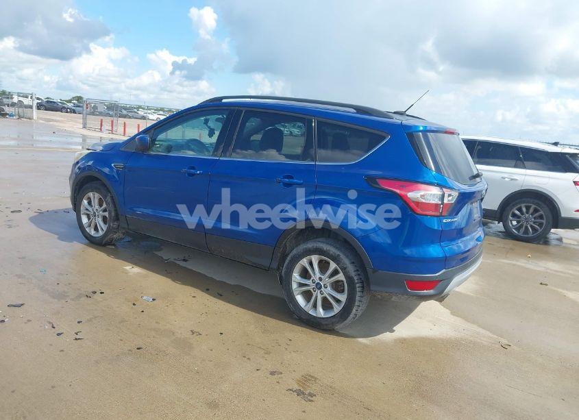 Photo 3 of 2017 Ford Escape SE (VIN 1FMCU9GD1HUC68196)