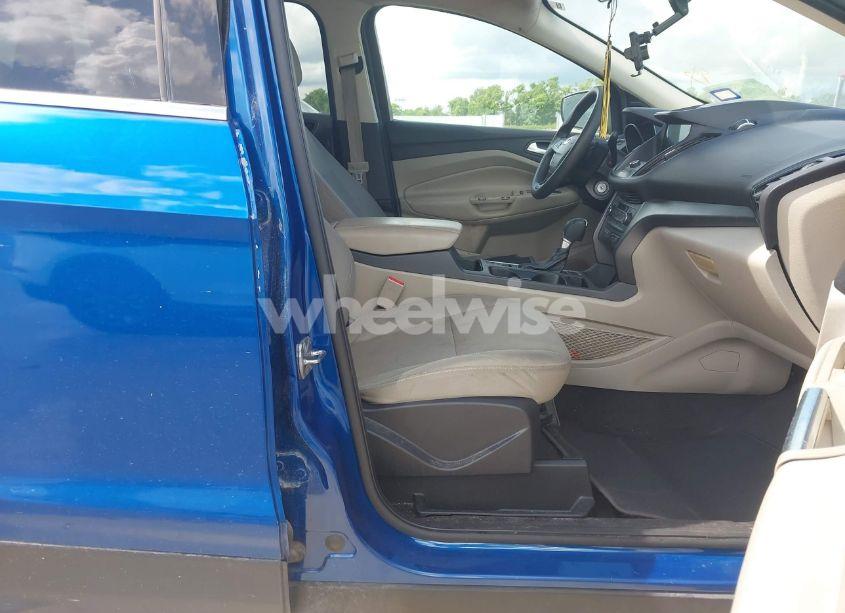 Photo 5 of 2017 Ford Escape SE (VIN 1FMCU9GD1HUC68196)