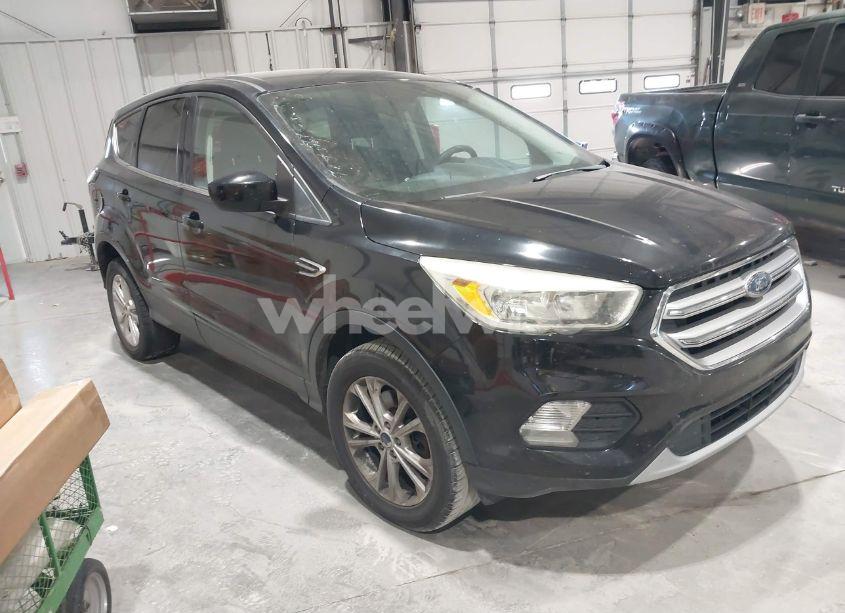 2017 Ford Escape SE (VIN 1FMCU9GD1HUC74810) main photo