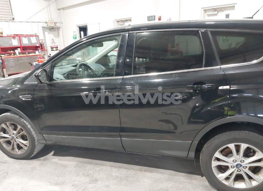 Photo 14 of 2017 Ford Escape SE (VIN 1FMCU9GD1HUC74810)