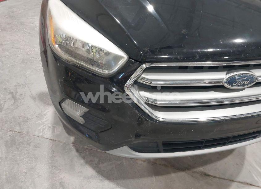 Photo 6 of 2017 Ford Escape SE (VIN 1FMCU9GD1HUC74810)