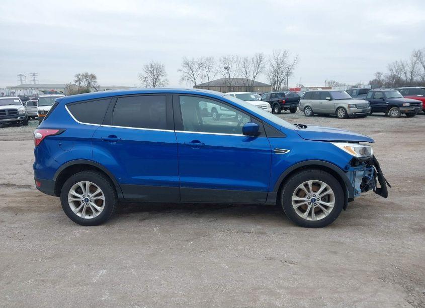 Photo 13 of 2017 Ford Escape SE (VIN 1FMCU9GD1HUC93583)
