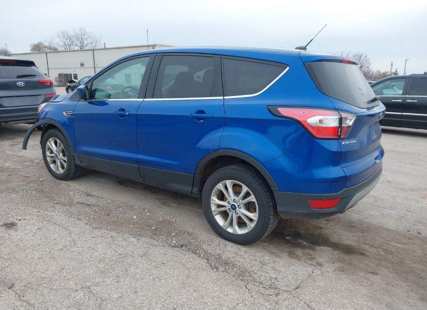 Photo 3 of 2017 Ford Escape SE (VIN 1FMCU9GD1HUC93583)