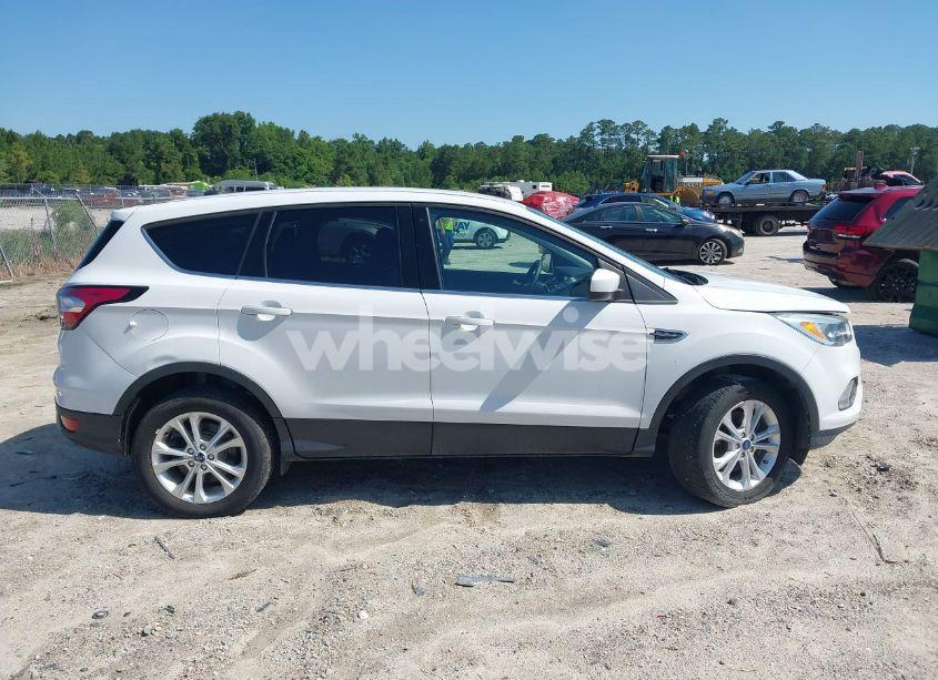 Photo 13 of 2017 Ford Escape SE (VIN 1FMCU9GD1HUC93888)