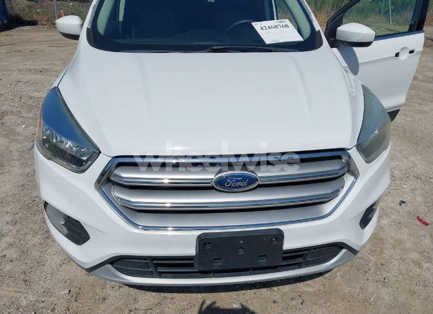 Photo 6 of 2017 Ford Escape SE (VIN 1FMCU9GD1HUC93888)
