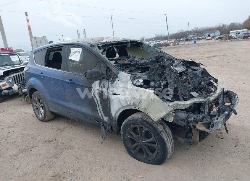 2017 Ford Escape SE (VIN 1FMCU9GD1HUD36688) main photo