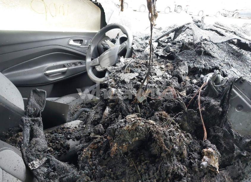 Photo 5 of 2017 Ford Escape SE (VIN 1FMCU9GD1HUD36688)