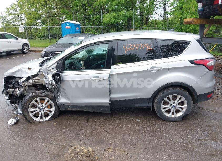 Photo 14 of 2017 Ford Escape SE (VIN 1FMCU9GD1HUD91691)