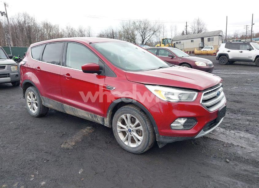 2017 Ford Escape SE (VIN 1FMCU9GD1HUD99905) main photo