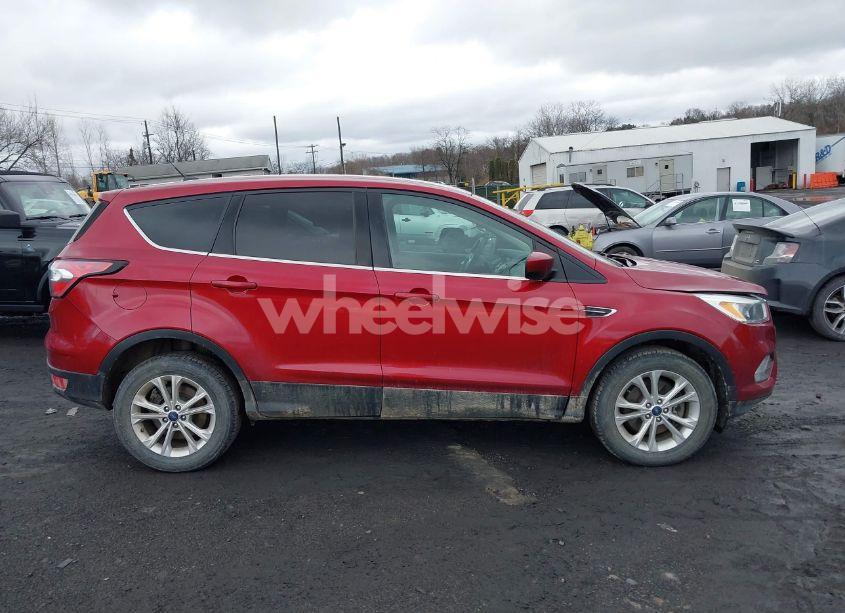 Photo 13 of 2017 Ford Escape SE (VIN 1FMCU9GD1HUD99905)
