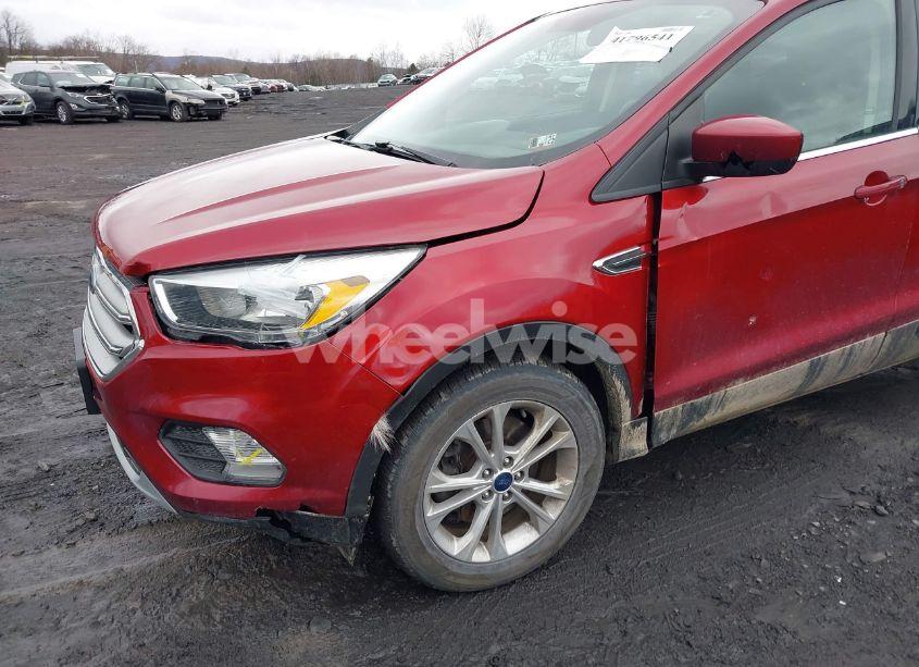 Photo 6 of 2017 Ford Escape SE (VIN 1FMCU9GD1HUD99905)