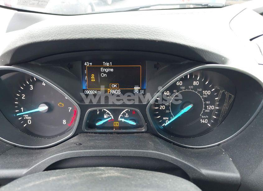 Photo 7 of 2017 Ford Escape SE (VIN 1FMCU9GD1HUD99905)