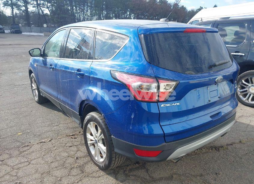 Photo 3 of 2017 Ford Escape SE (VIN 1FMCU9GD1HUE83237)