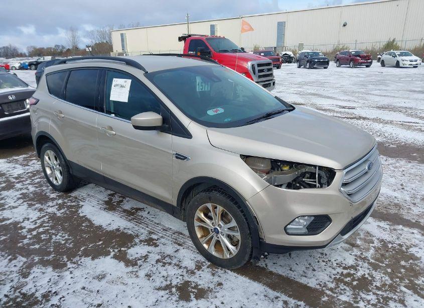 2018 Ford Escape SE (VIN 1FMCU9GD1JUA08967) main photo