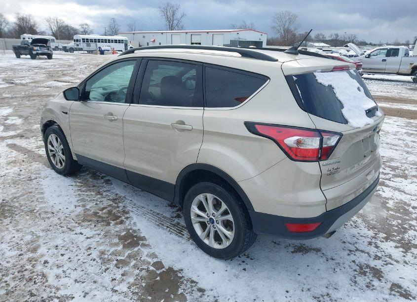 Photo 3 of 2018 Ford Escape SE (VIN 1FMCU9GD1JUA08967)