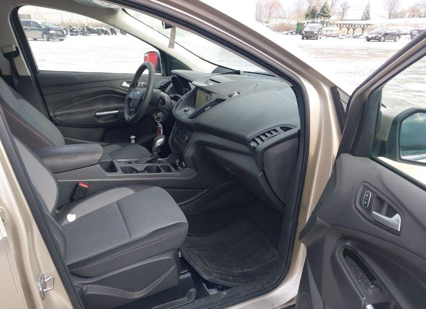 Photo 5 of 2018 Ford Escape SE (VIN 1FMCU9GD1JUA08967)