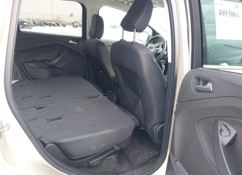 Photo 8 of 2018 Ford Escape SE (VIN 1FMCU9GD1JUA08967)