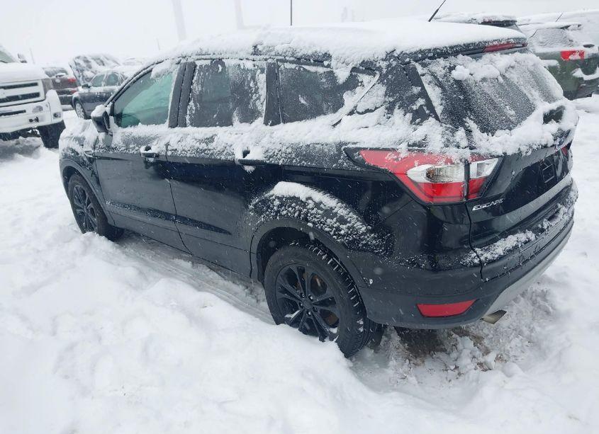 Photo 3 of 2018 Ford Escape SE (VIN 1FMCU9GD1JUA12551)