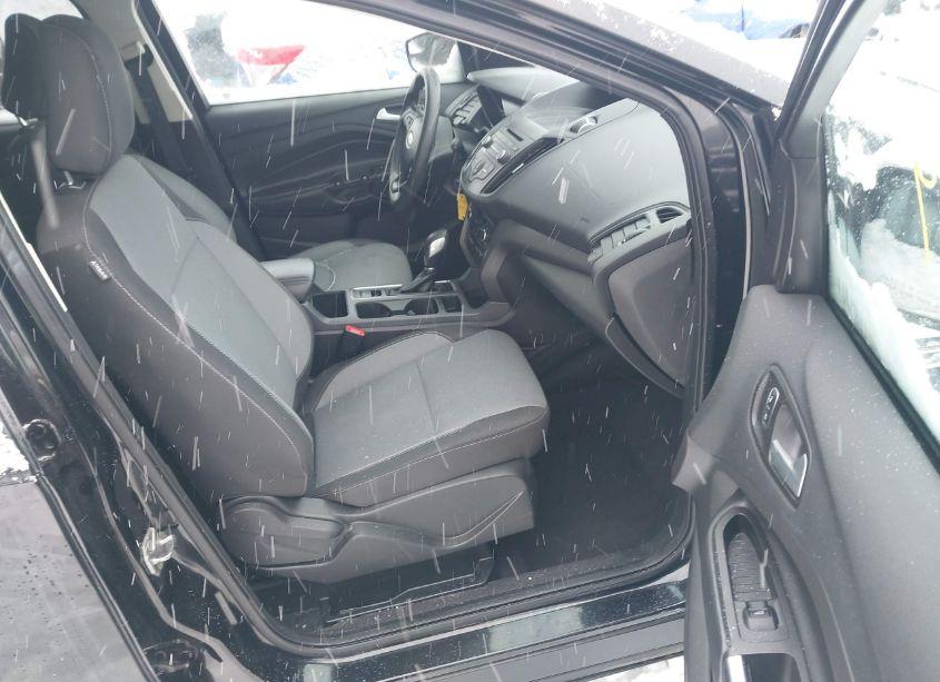 Photo 5 of 2018 Ford Escape SE (VIN 1FMCU9GD1JUA12551)