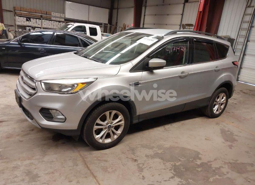 Photo 14 of 2018 Ford Escape SE (VIN 1FMCU9GD1JUA45968)