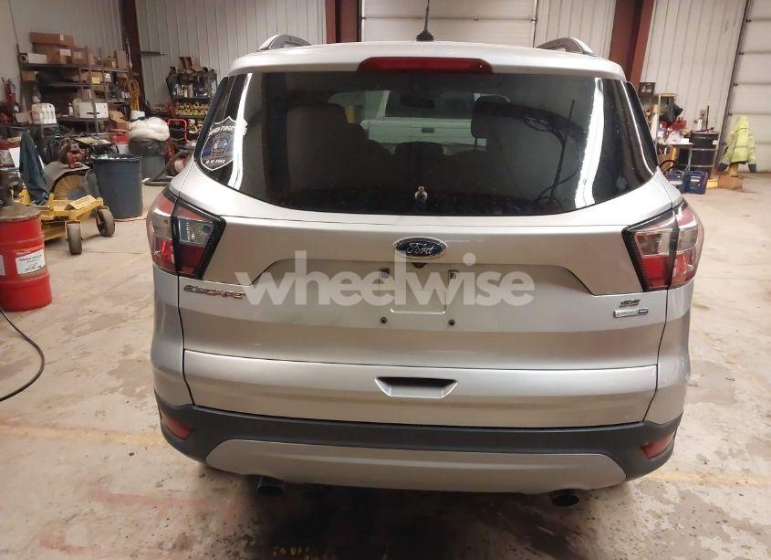Photo 16 of 2018 Ford Escape SE (VIN 1FMCU9GD1JUA45968)