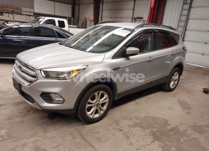 Photo 2 of 2018 Ford Escape SE (VIN 1FMCU9GD1JUA45968)