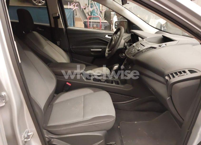 Photo 5 of 2018 Ford Escape SE (VIN 1FMCU9GD1JUA45968)