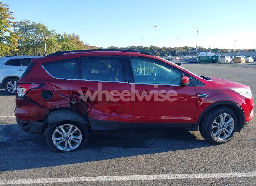 Photo 13 of 2018 Ford Escape SE (VIN 1FMCU9GD1JUA49650)