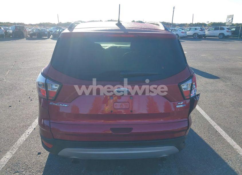 Photo 16 of 2018 Ford Escape SE (VIN 1FMCU9GD1JUA49650)